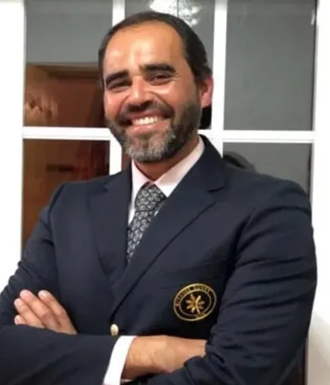 Miguel Alves, monitor de equitação na Quinta da Marinha, Cascais